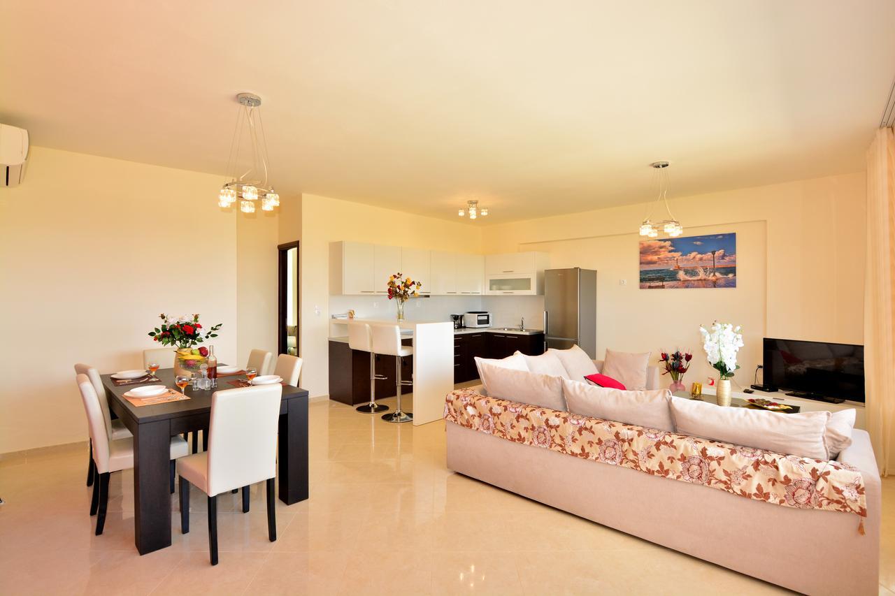 Luxury Suites In Stavromenos Esterno foto